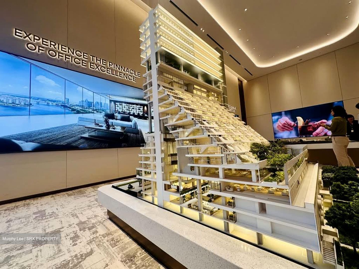 Golden Mile Complex (D7), Retail #543903571